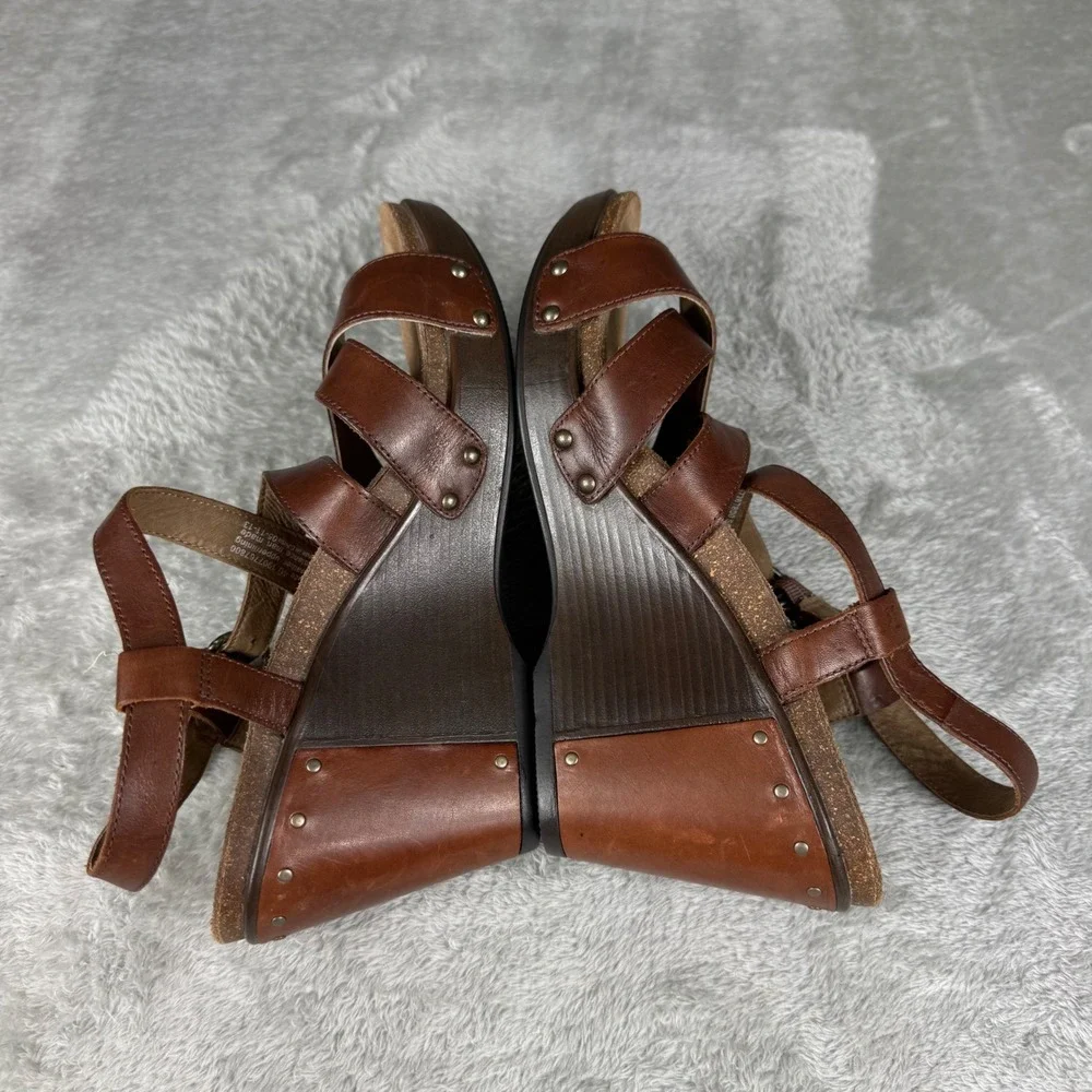 Dansko Women's Size 40(9.5-10) Brown Leather Wedge Sandals Strappy Studded Boho
